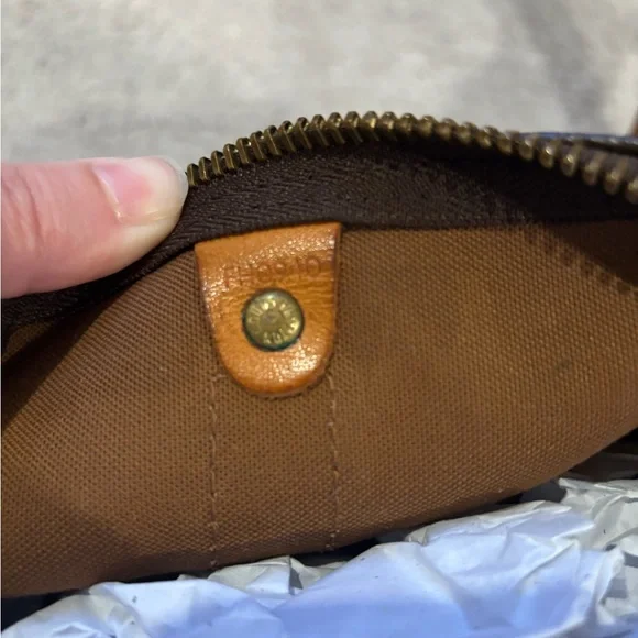 Auth Louis Vuitton Keepall 50 Monogram Travel Bag - Picture 15 of 16